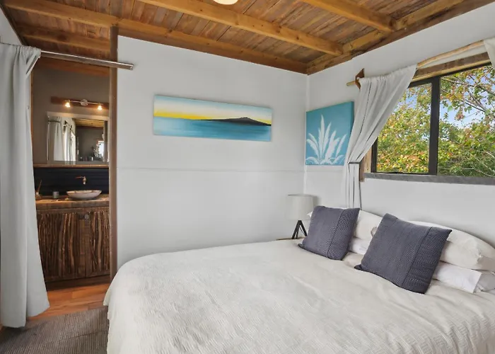 Tawharanui Cabin - Rural Cabin Studio