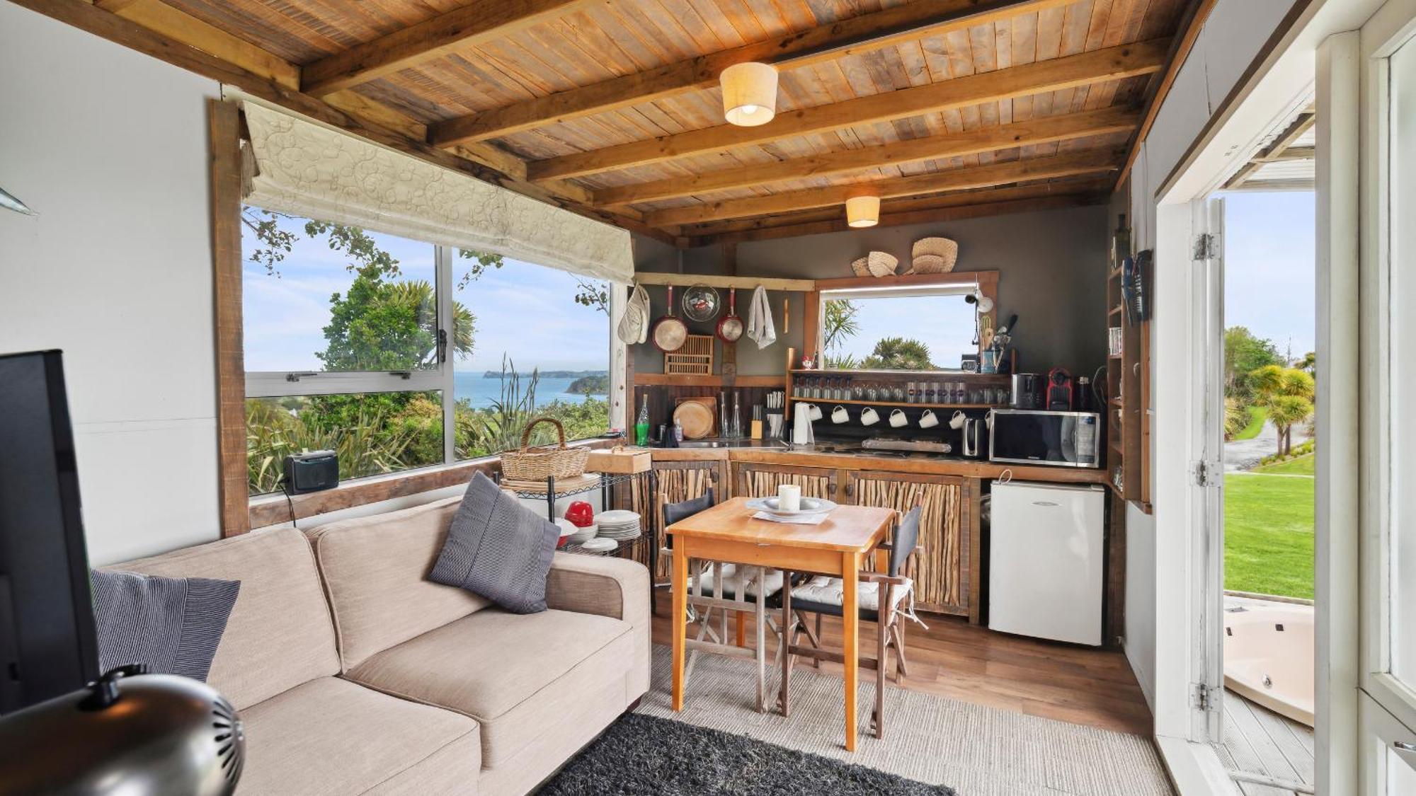 Tawharanui - Rural Holiday home *